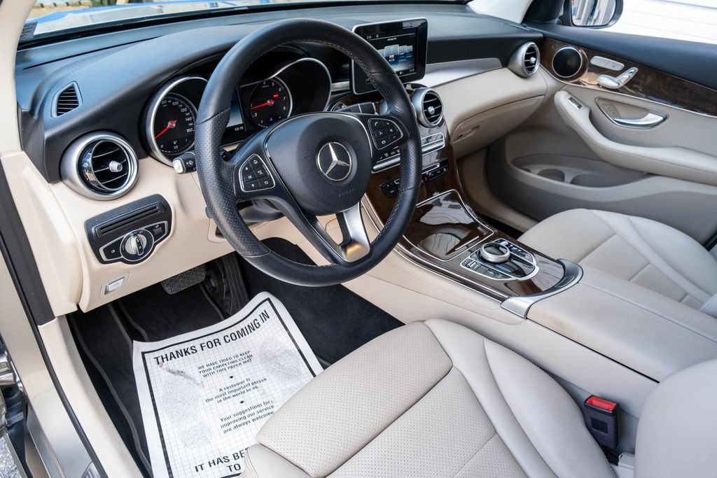 Used 2019 Mercedes-Benz GLC 300 4MATIC image 16