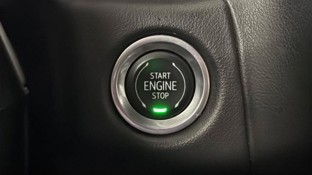 Used 2022 Chevrolet Tahoe Z71 w/ Luxury Package AWD/4WD image 22