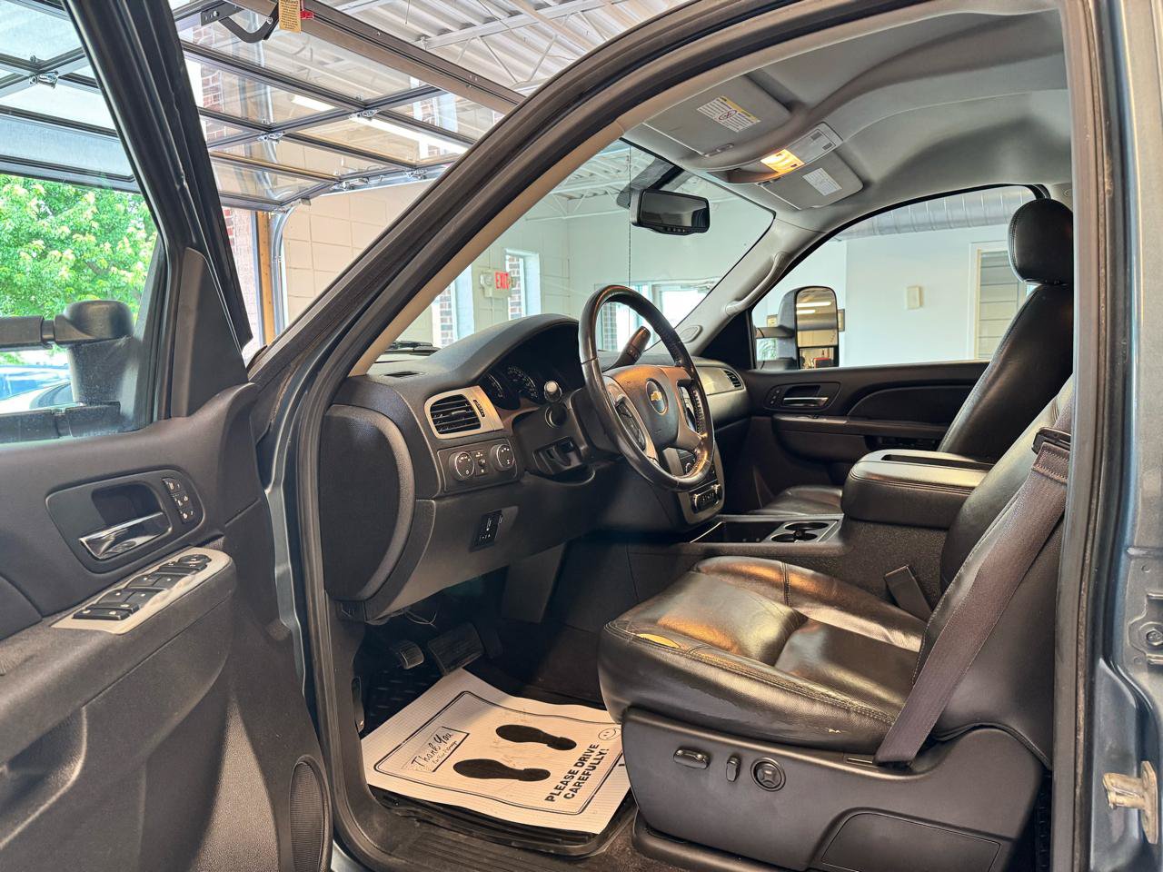 Used 2014 Chevrolet Silverado 2500 LTZ w/ LTZ Plus Package AWD/4WD image 9