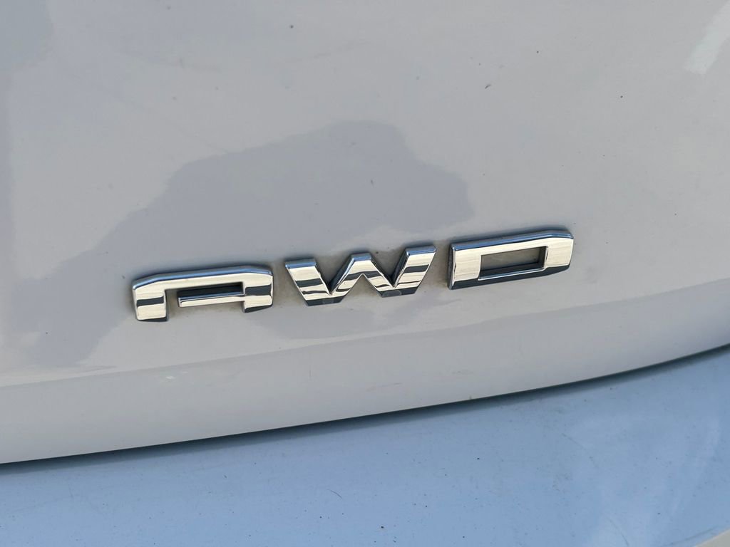 Used 2022 GMC Terrain SLT image 13