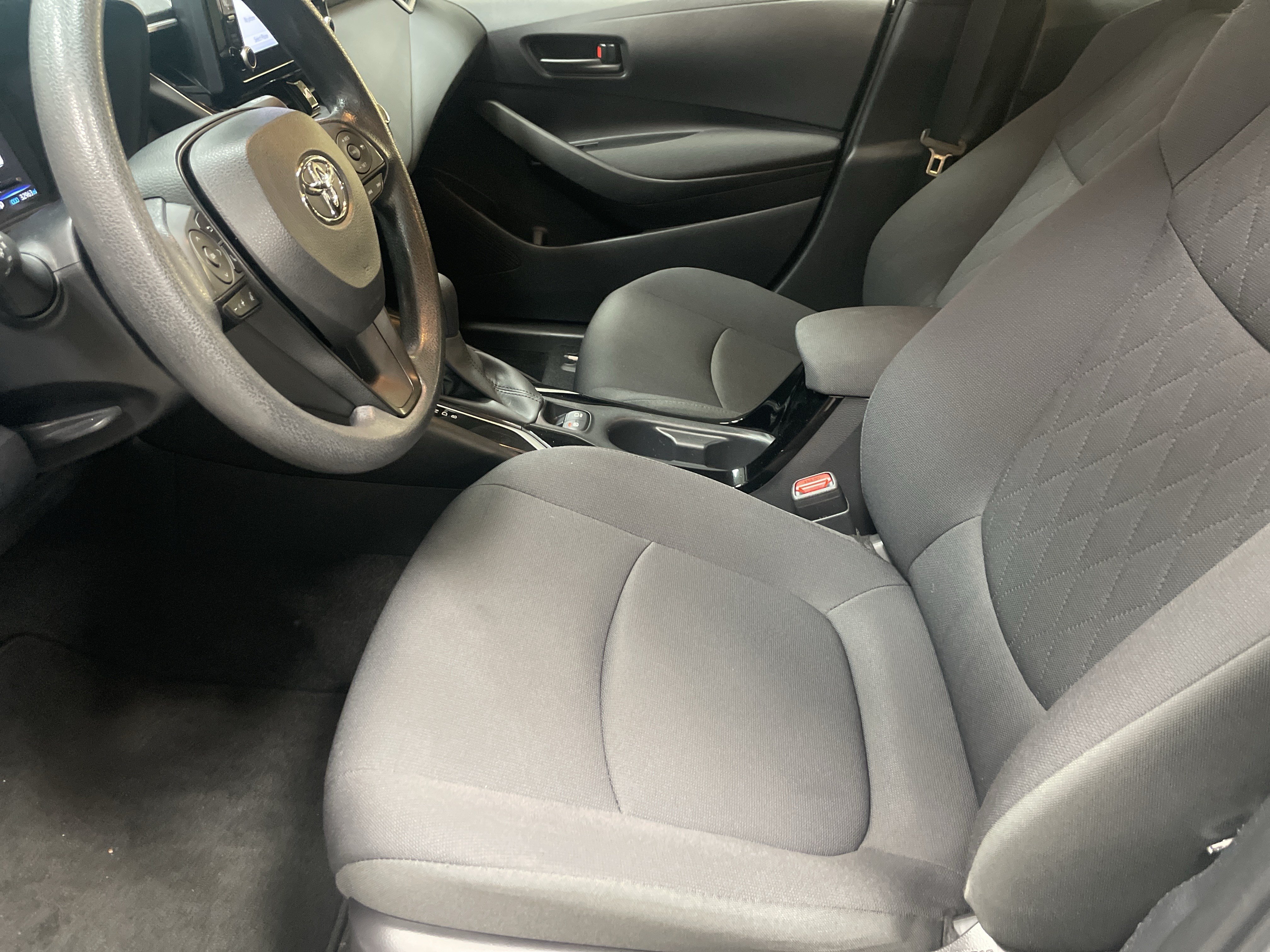Used 2022 Toyota Corolla LE FWD image 17
