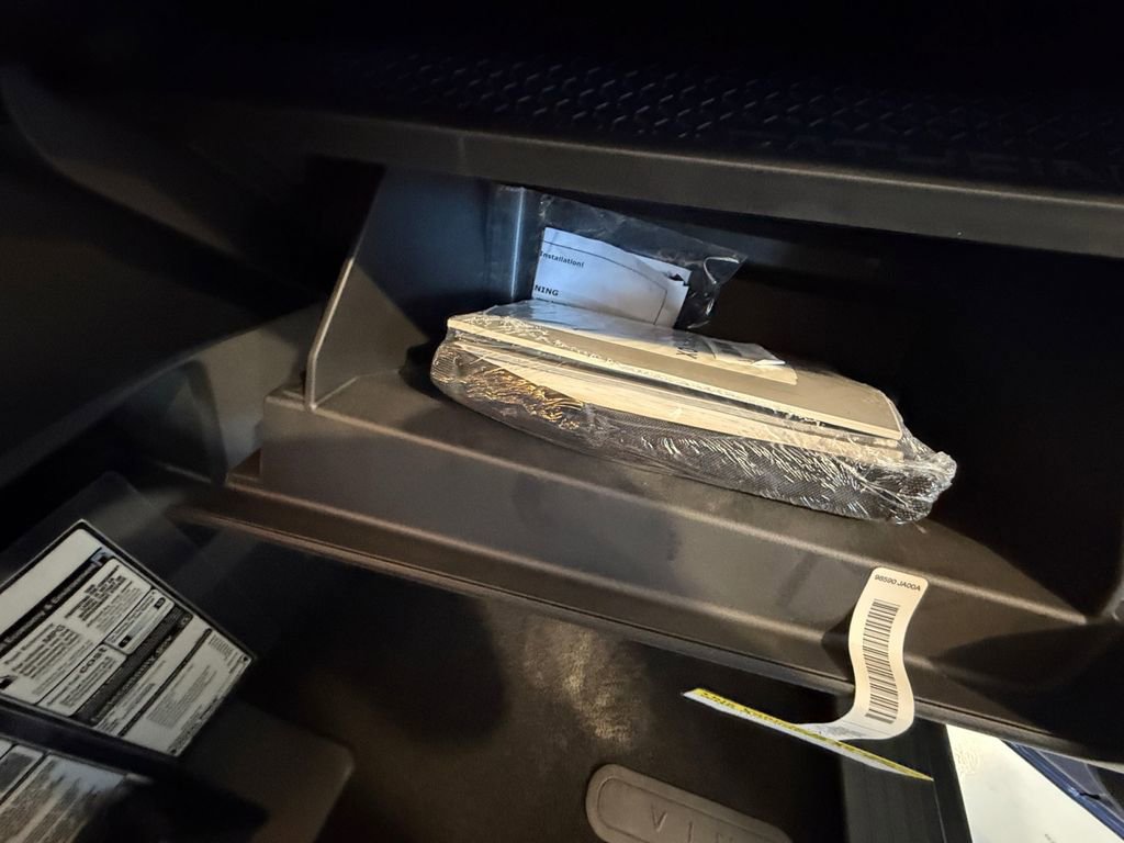 Used 2025 Nissan Pathfinder SV image 27