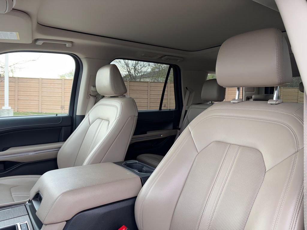 Used 2024 Ford Expedition Limited image 10