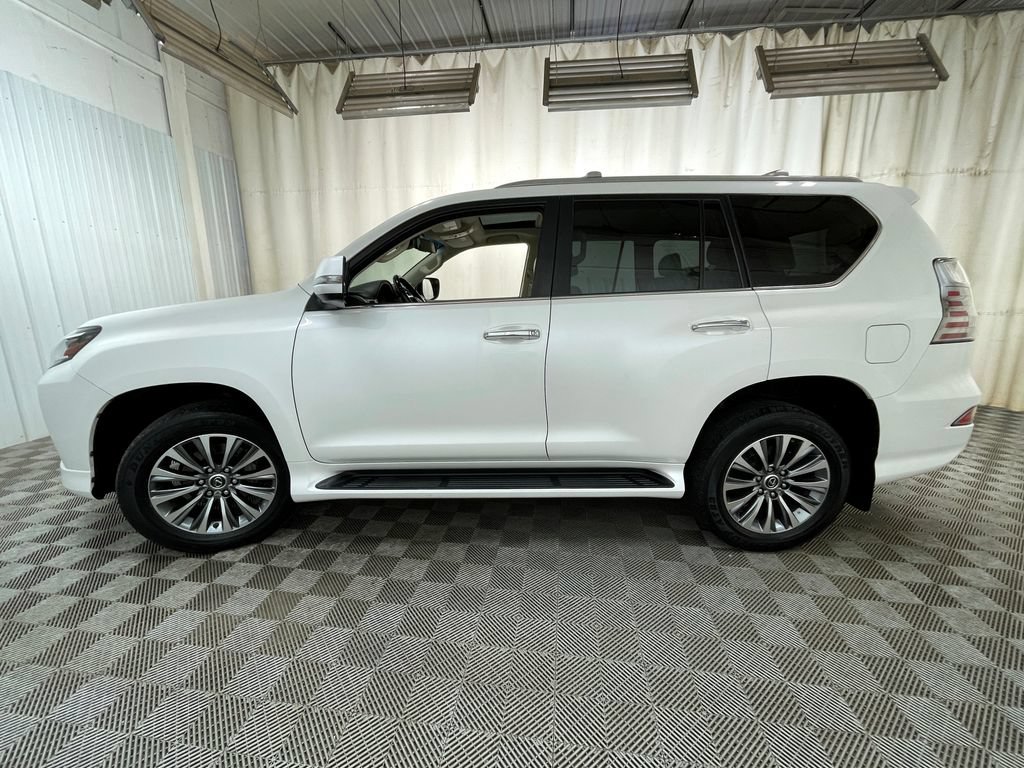 Used 2020 Lexus GX 460 Luxury w/ Accessory Package AWD/4WD image 25
