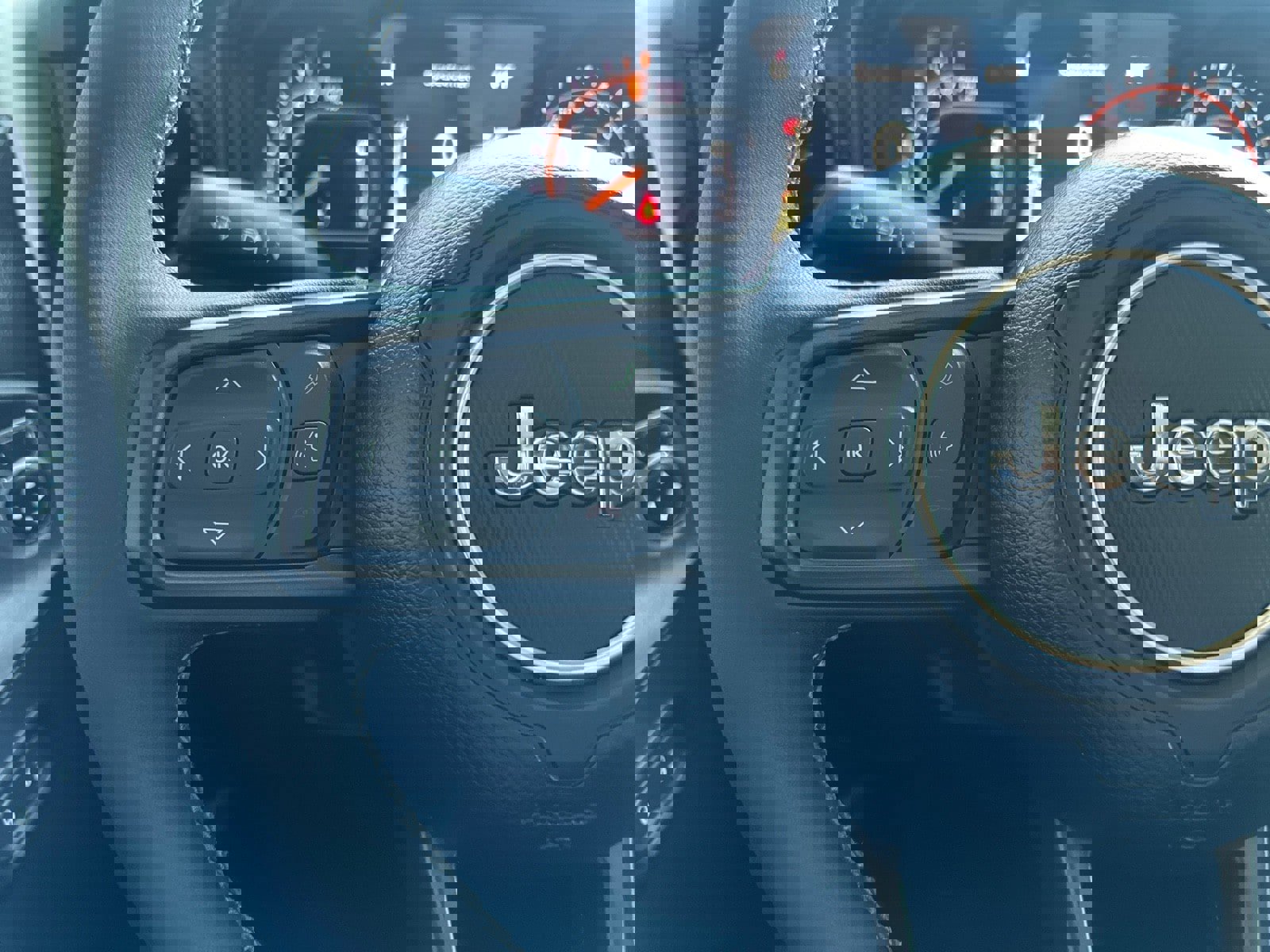 Used 2025 Jeep Gladiator Mojave w/ Convenience Group image 25