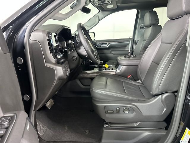 Used 2026 Chevrolet Silverado 1500 LTZ AWD/4WD image 11