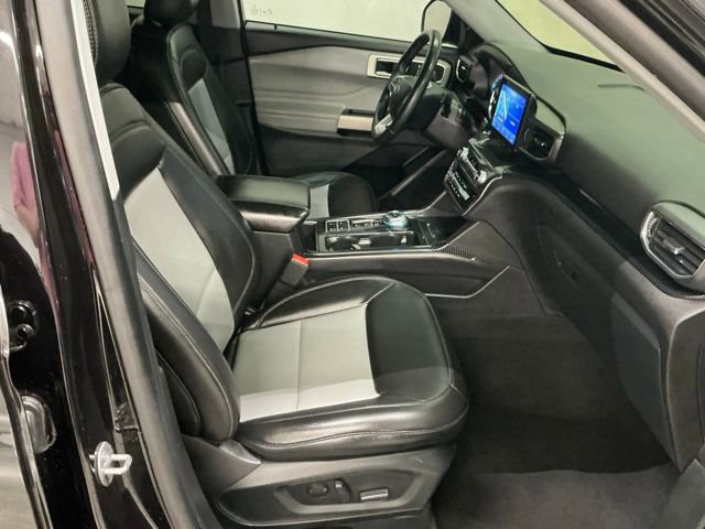 Used 2024 Ford Explorer XLT w/ Equipment Group 202A RWD image 20