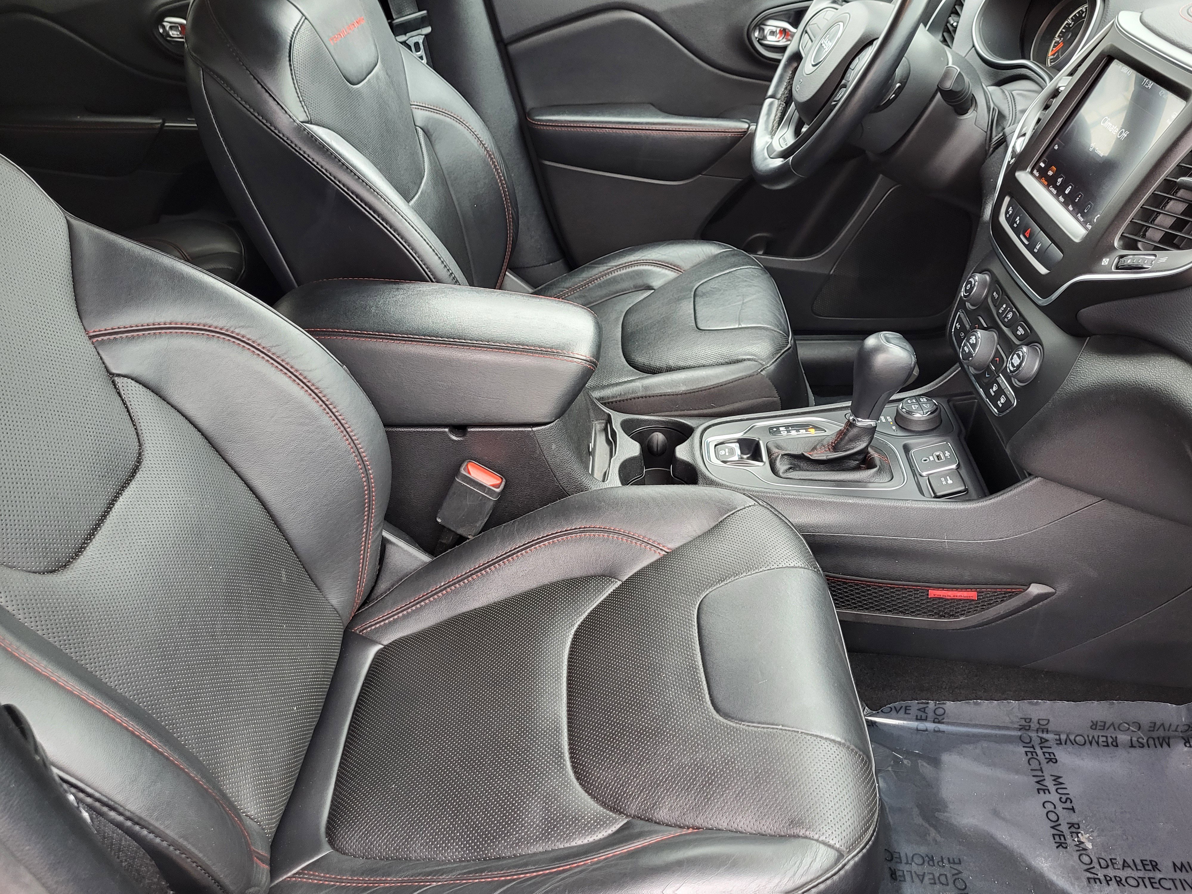 Used 2020 Jeep Cherokee Trailhawk image 13