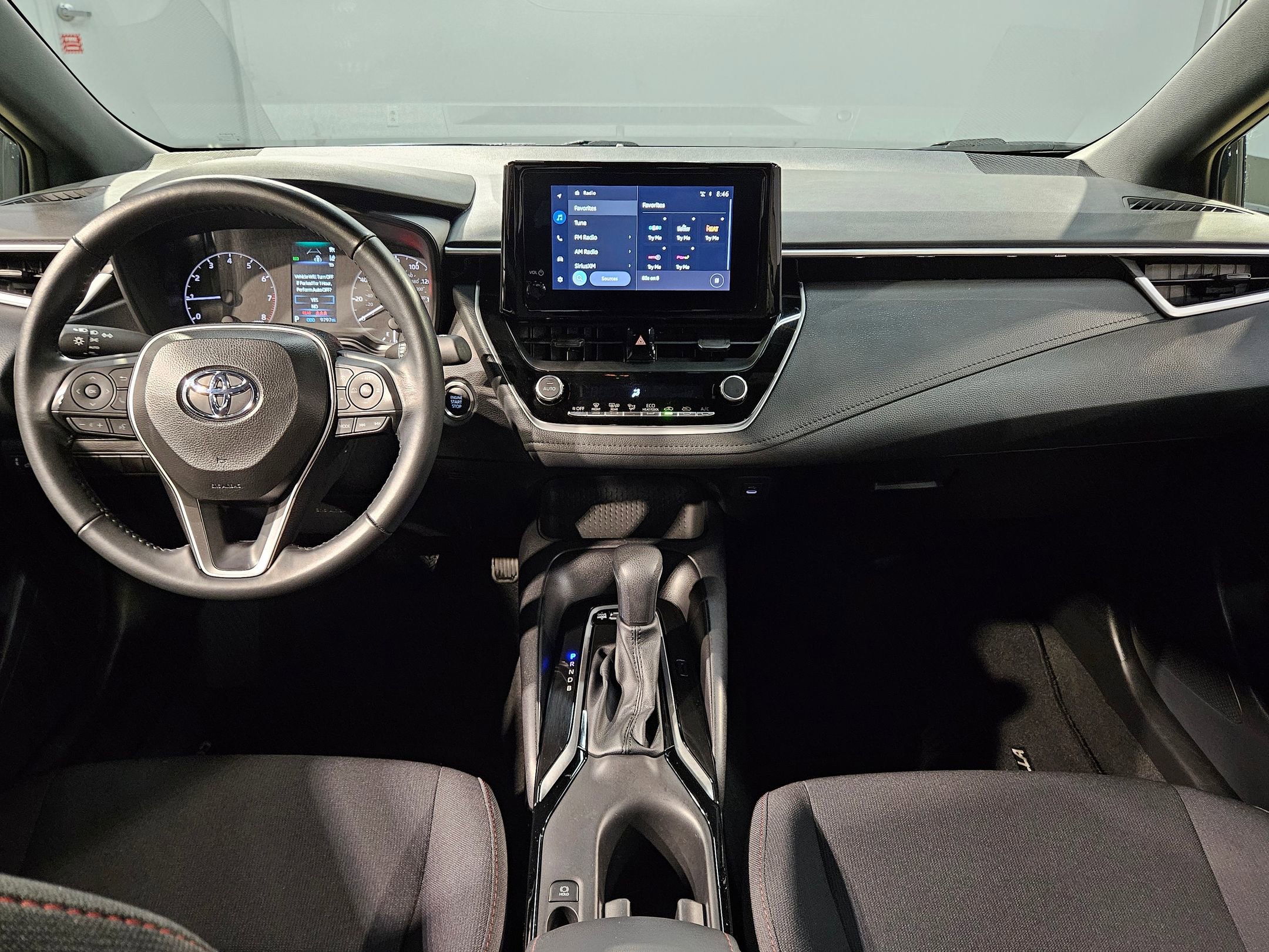 Used 2025 Toyota Corolla SE image 10