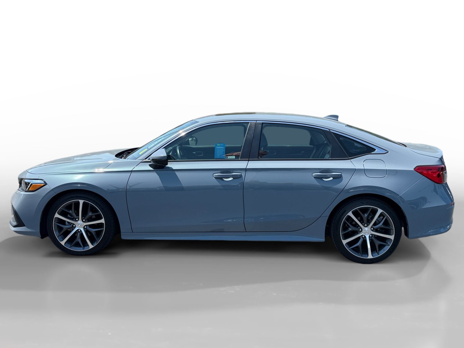 Used 2023 Honda Civic Touring image 2