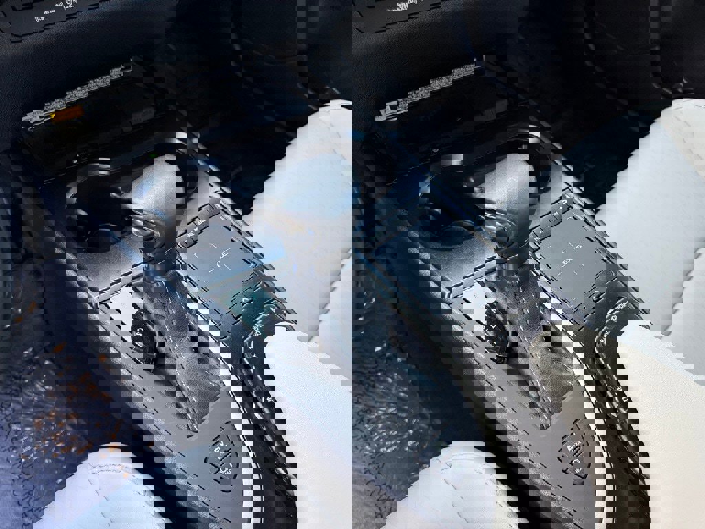 Certified 2022 Lexus UX 250h image 22