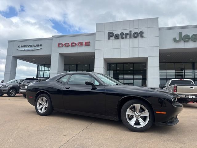 Used 2023 Dodge Challenger SXT RWD image 6