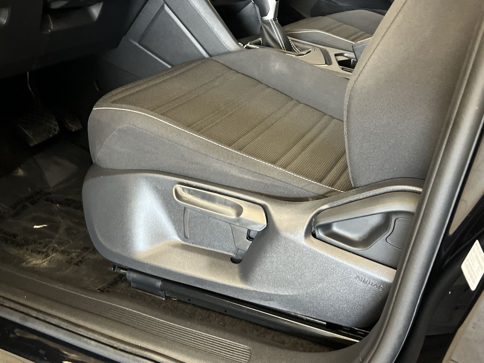 Used 2023 Volkswagen Tiguan S w/ Driver Assistance Package FWD image 13