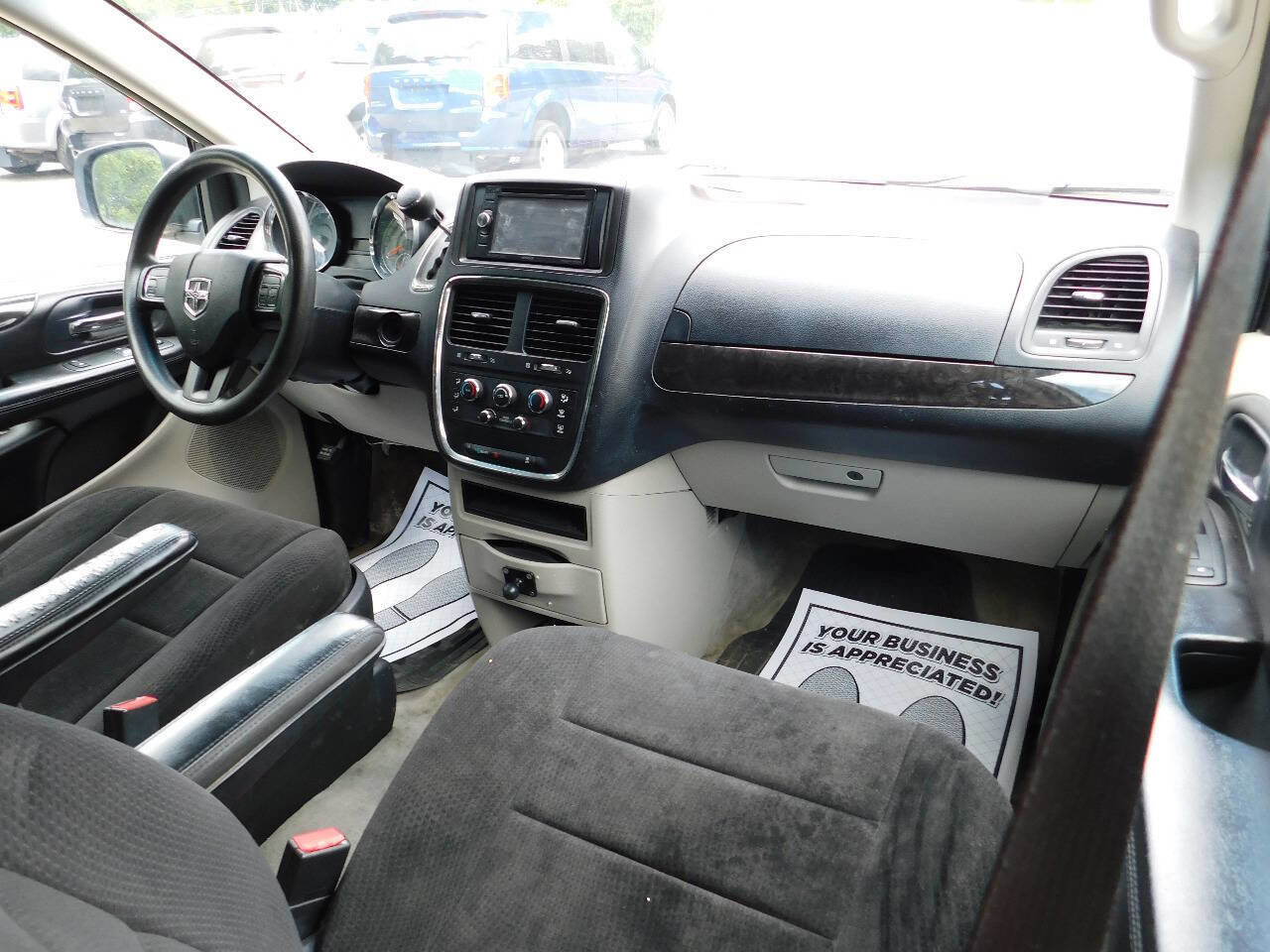 Used 2013 Dodge Grand Caravan SE image 21