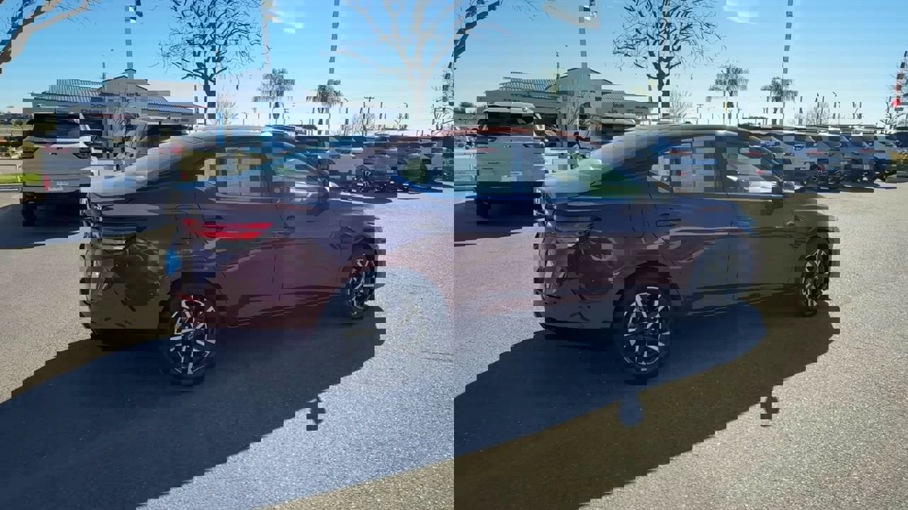 Used 2024 Nissan Sentra SV image 7