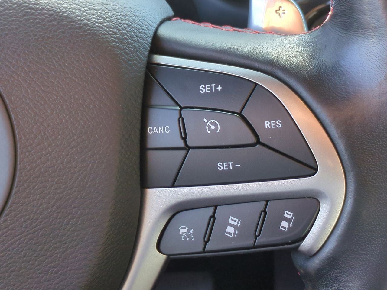 Used 2021 Jeep Grand Cherokee Trailhawk w/ Trailhawk Luxury Group image 12