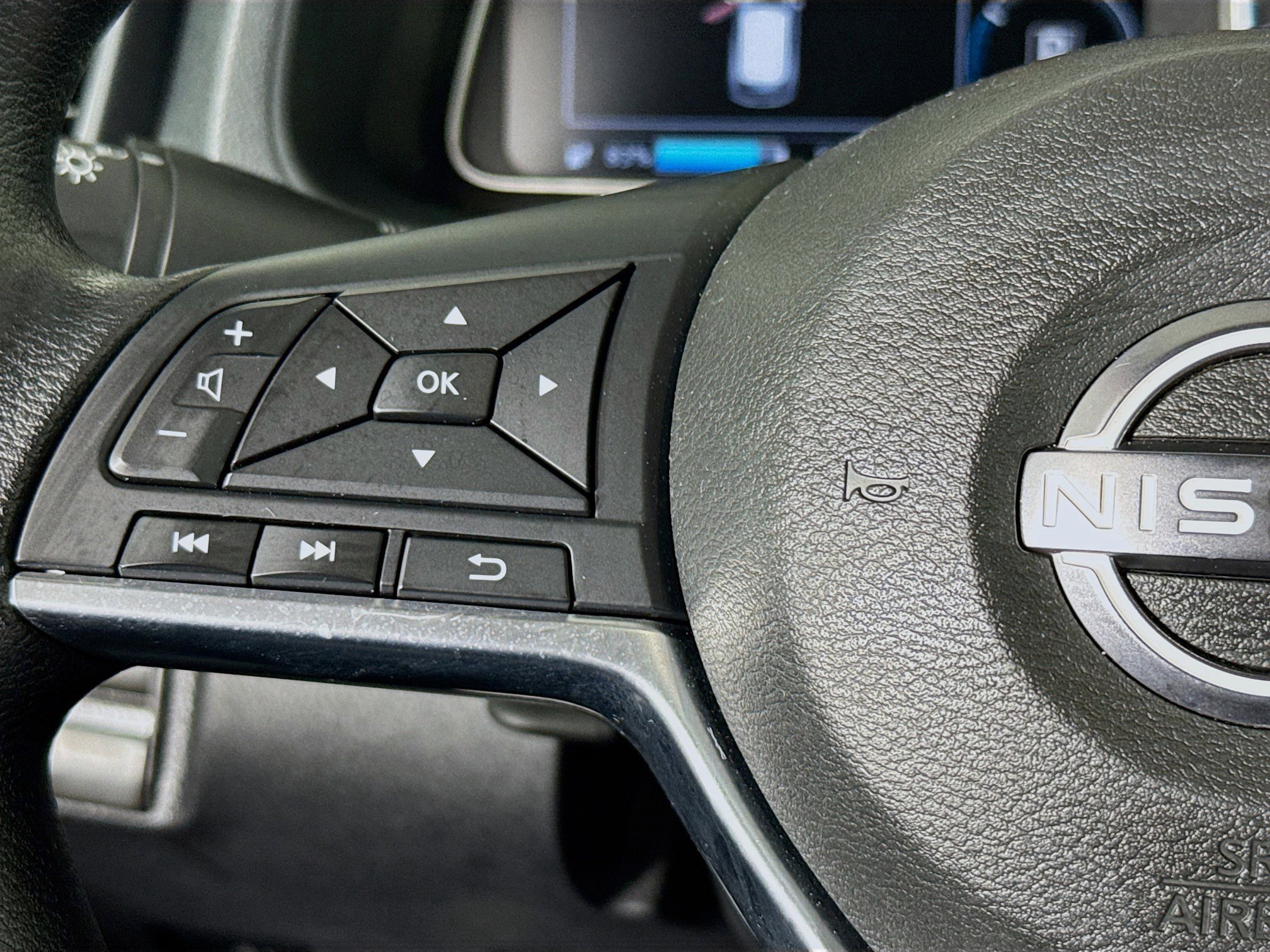 Used 2023 Nissan Leaf S image 13