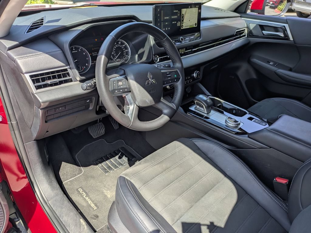 Used 2025 Mitsubishi Outlander SE FWD image 18