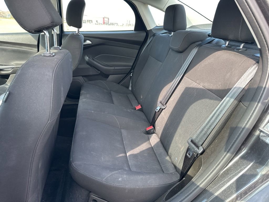 Used 2016 Ford Focus SE w/ Reverse Sensing Package image 13