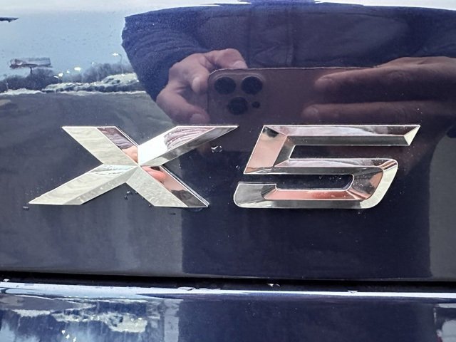 Used 2024 BMW X5 xDrive40i w/ M Sport Package image 9