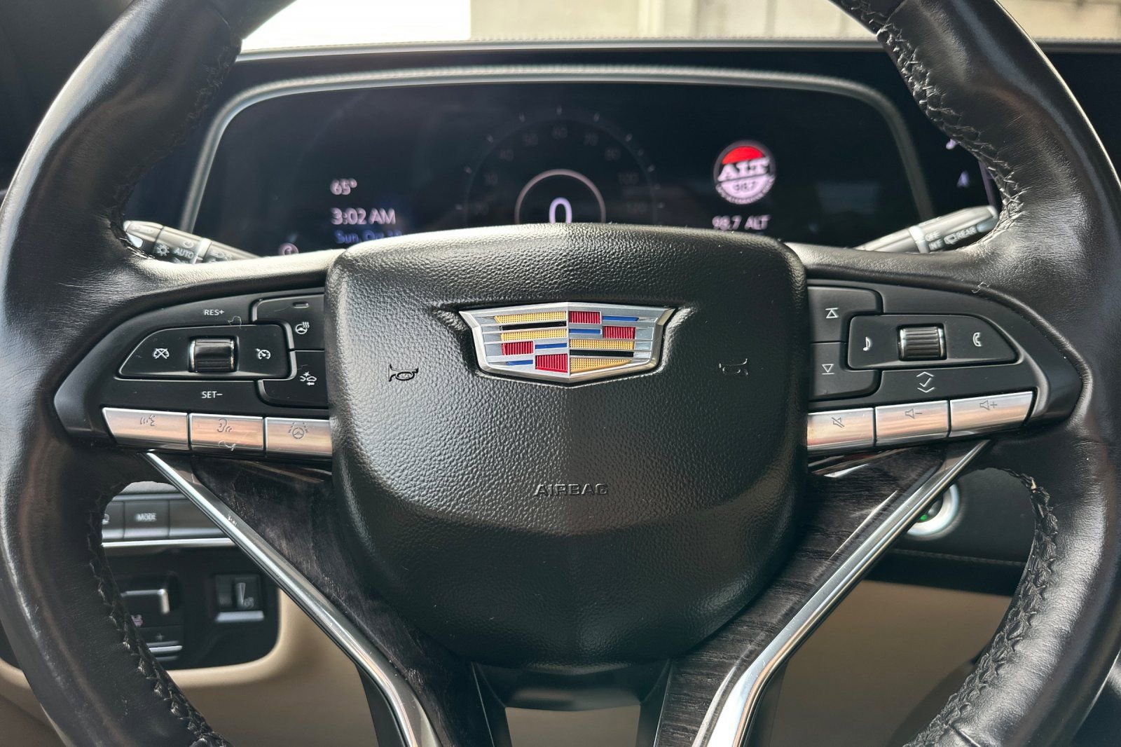 Certified 2023 Cadillac Escalade Premium Luxury w/ Performance Package image 32