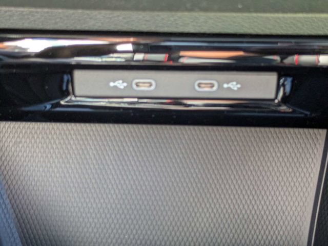 New 2026 Volkswagen GTI SE FWD image 24