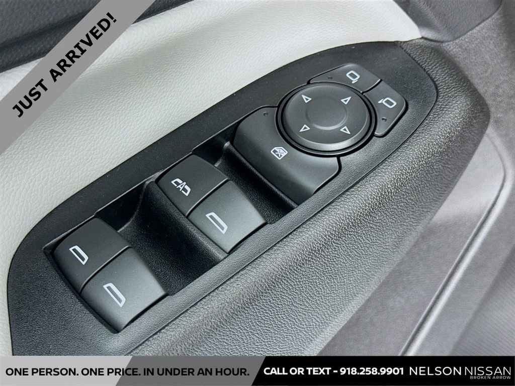 Used 2018 Chevrolet Equinox LT image 17