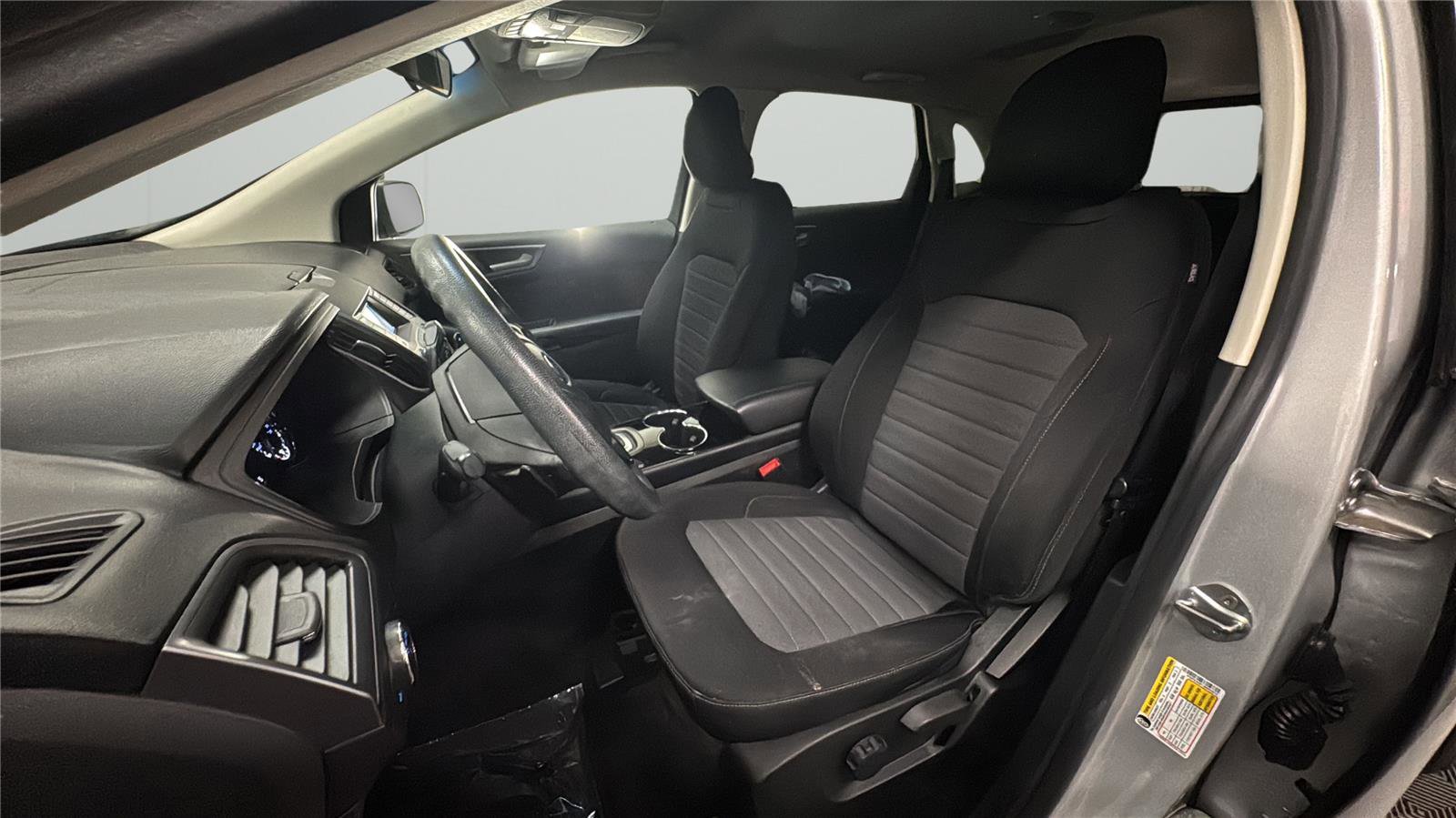 Used 2018 Ford Edge SE image 10