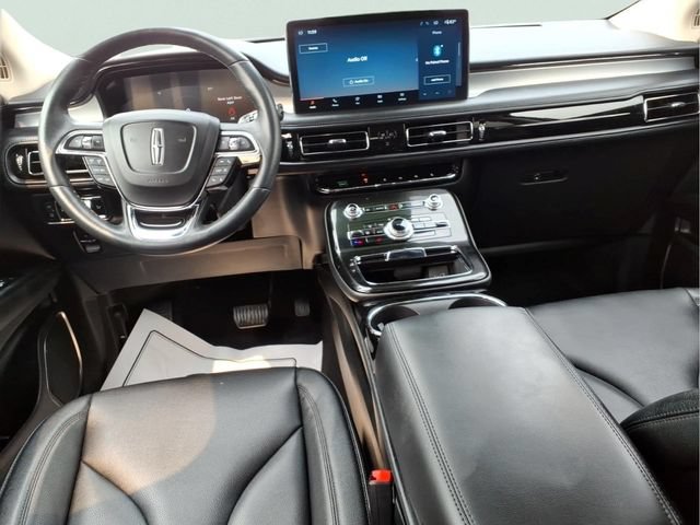 Used 2023 Lincoln Nautilus FWD image 10