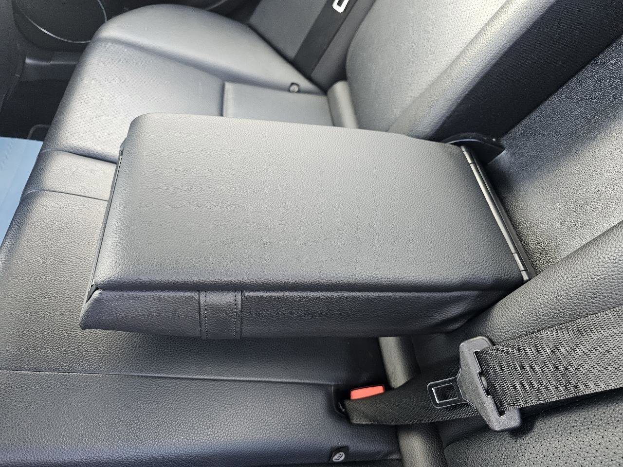 Used 2012 Mercedes-Benz C 300 4MATIC Sedan image 41