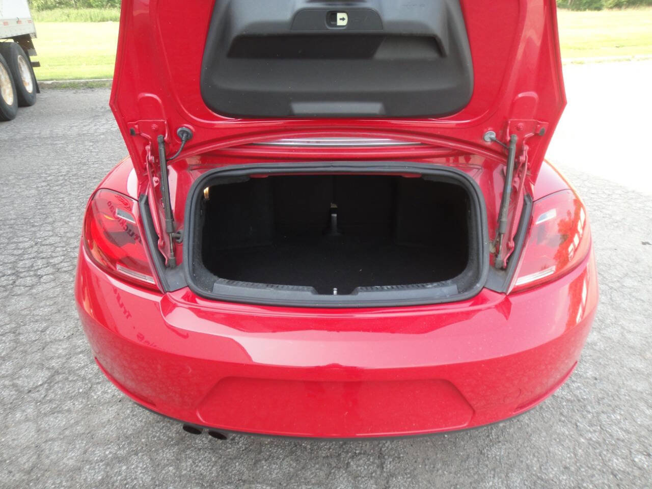 Used 2013 Volkswagen Beetle 2.5 image 15