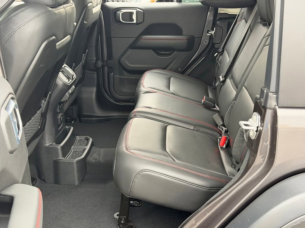 New 2026 Jeep Wrangler Unlimited Rubicon w/ Xtreme 35 Tire Package image 20