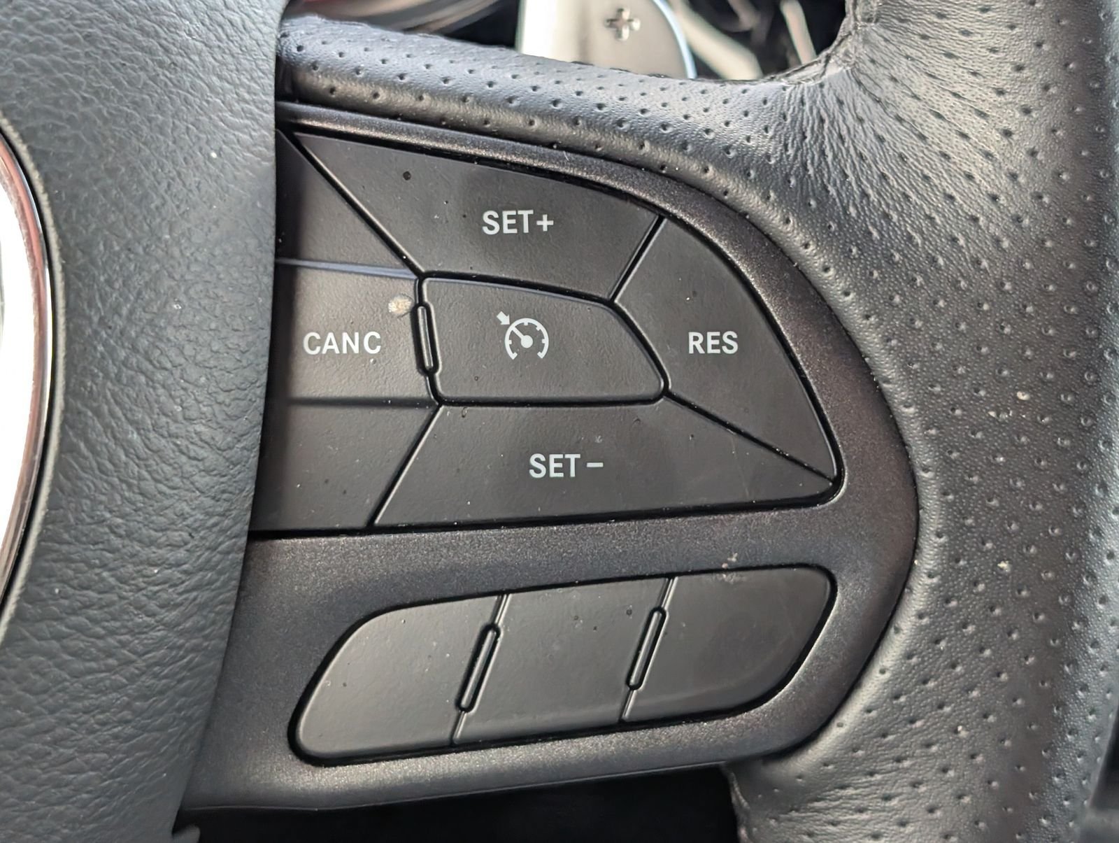 Used 2025 Dodge Durango GT AWD/4WD image 25
