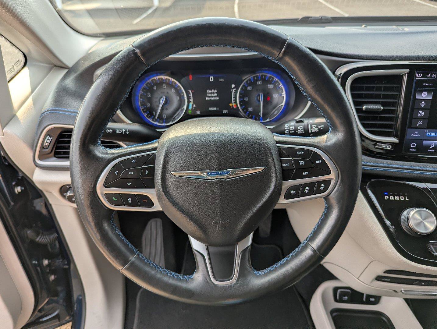 Used 2021 Chrysler Pacifica Touring-L w/ Uconnect Theater Family Group AWD/4WD image 13