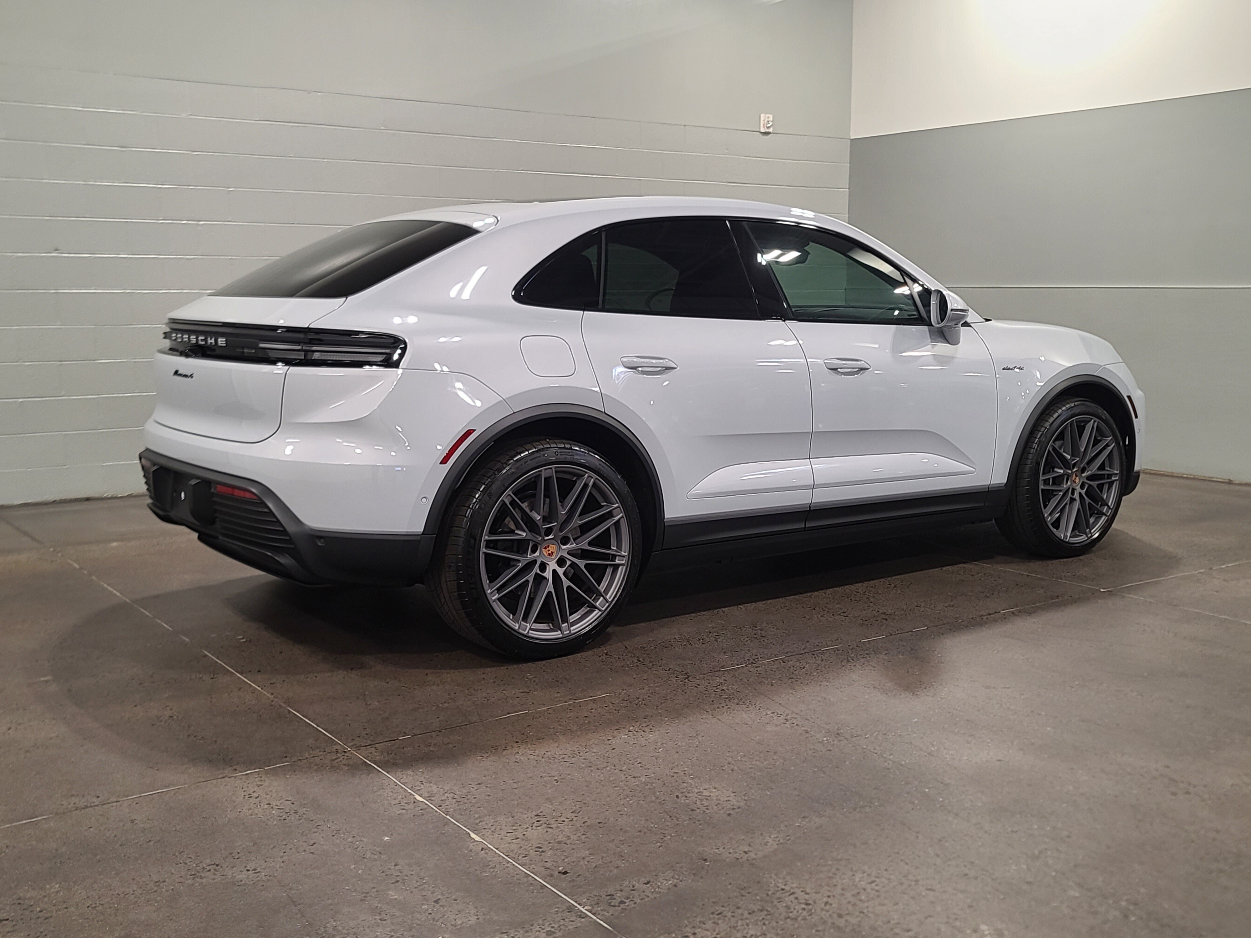 New 2026 Porsche Macan 4 Electric AWD/4WD image 7
