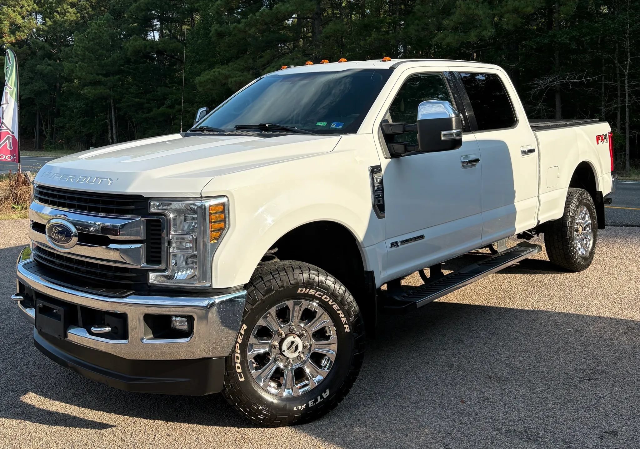 Used 2018 Ford F250 XLT w/ XLT Premium Package AWD/4WD image 2