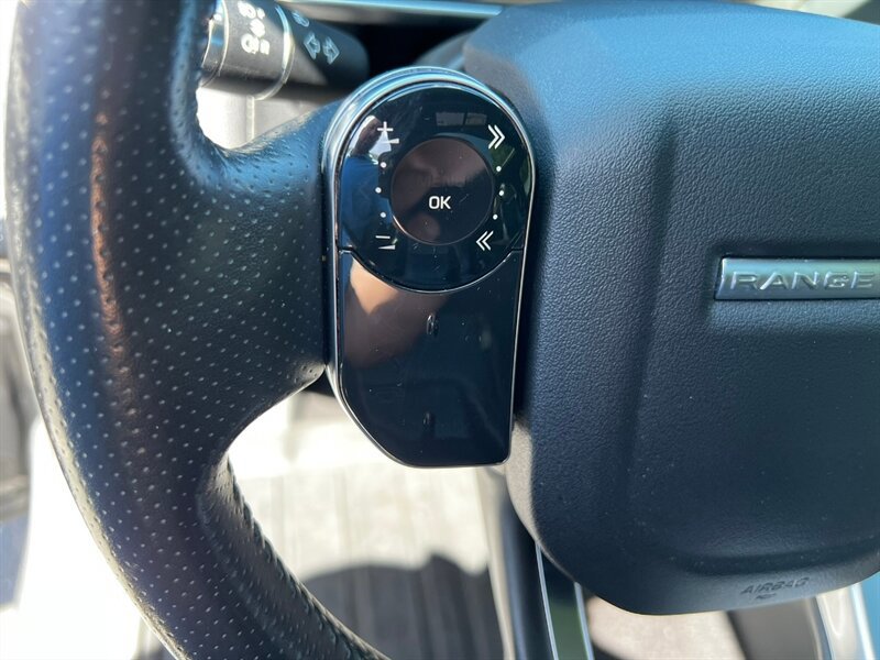 Used 2019 Land Rover Range Rover Sport HSE AWD/4WD image 32