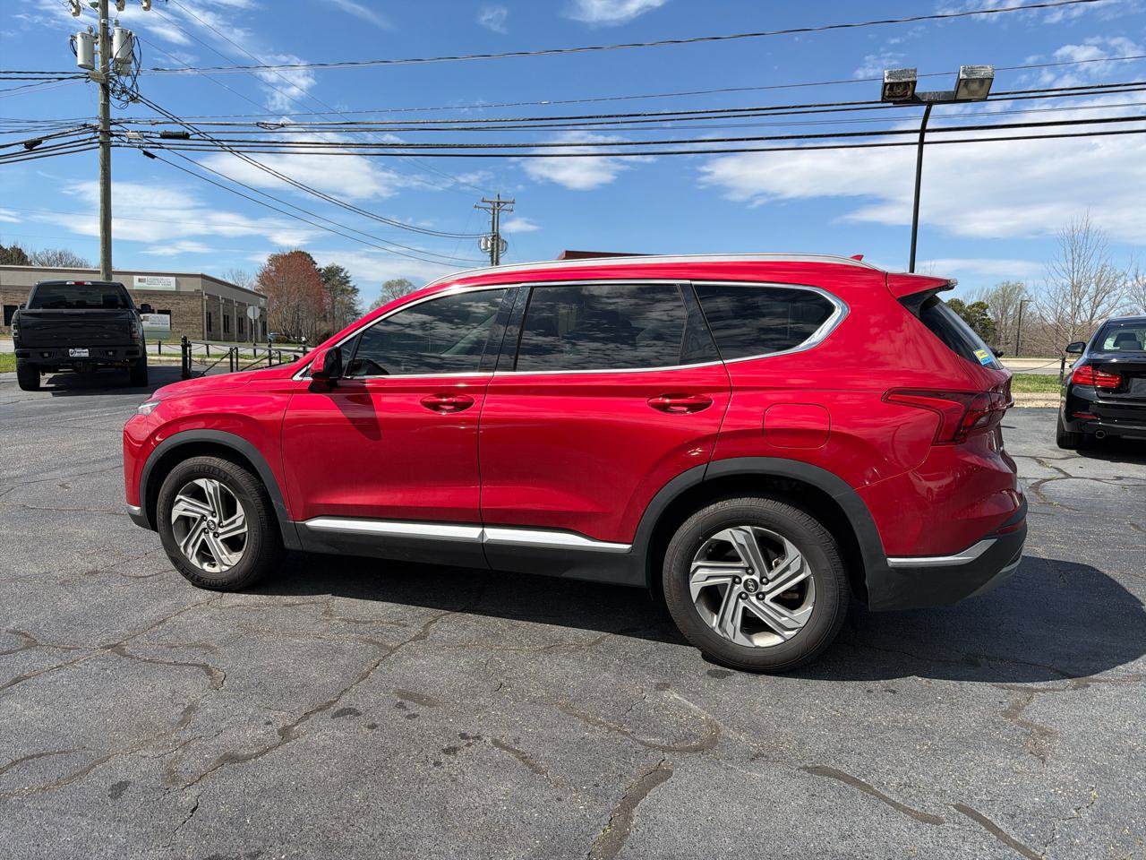 Used 2021 Hyundai Santa Fe SEL w/ Cargo Package image 2