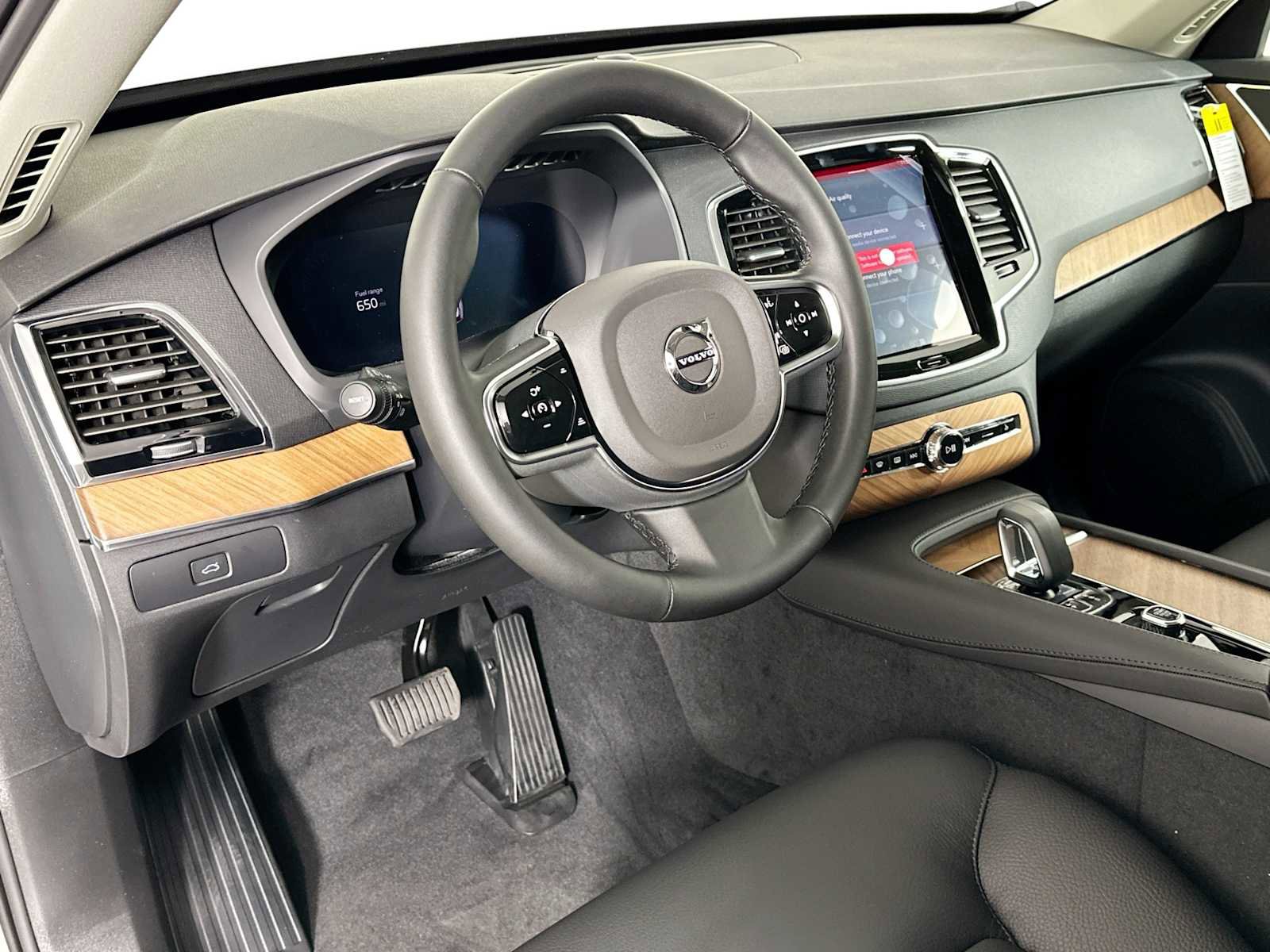 Used 2025 Volvo XC90 B6 Plus w/ Protection Package Premier image 7