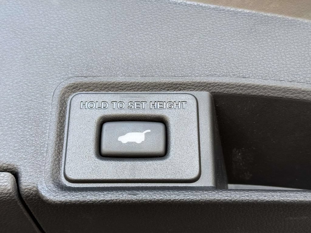 Used 2022 Acura RDX w/ Technology Package AWD/4WD image 18