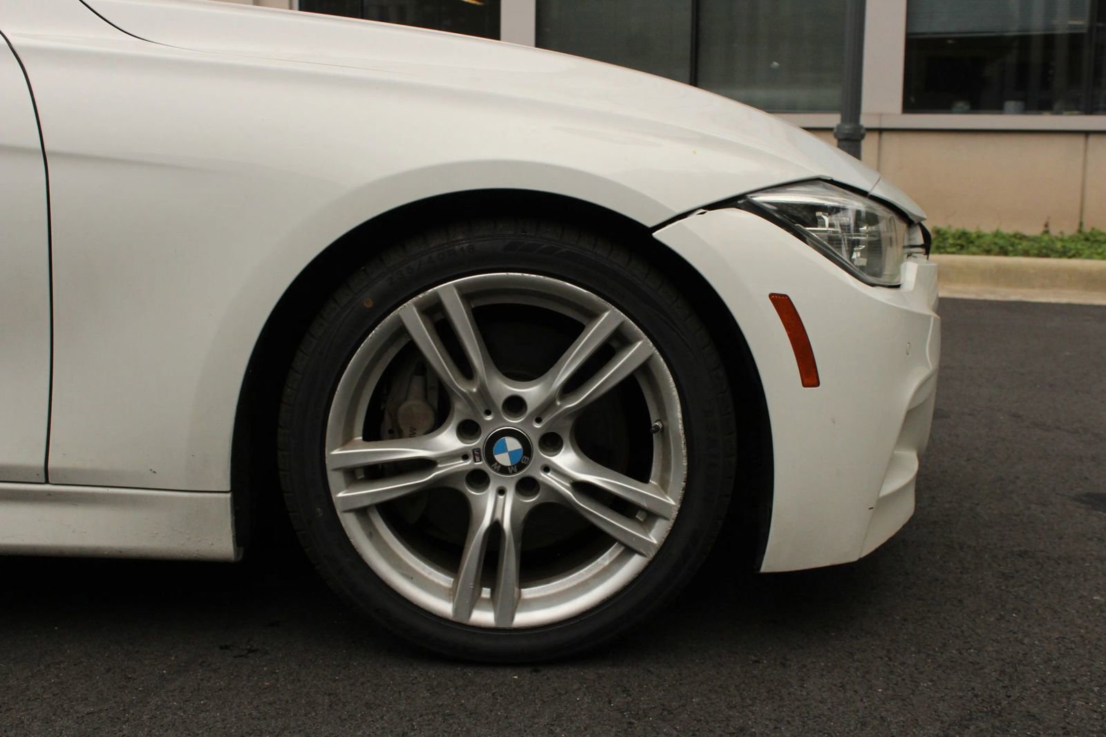 Used 2016 BMW 328i Sedan w/ M Sport Package RWD image 4