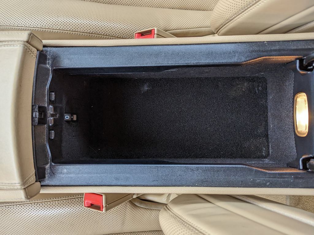Used 2013 Mercedes-Benz CL 550 4MATIC image 32