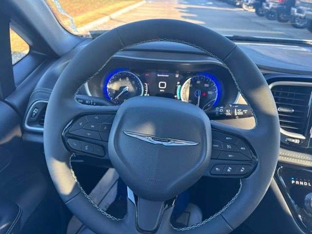 New 2026 Chrysler Pacifica Select image 13
