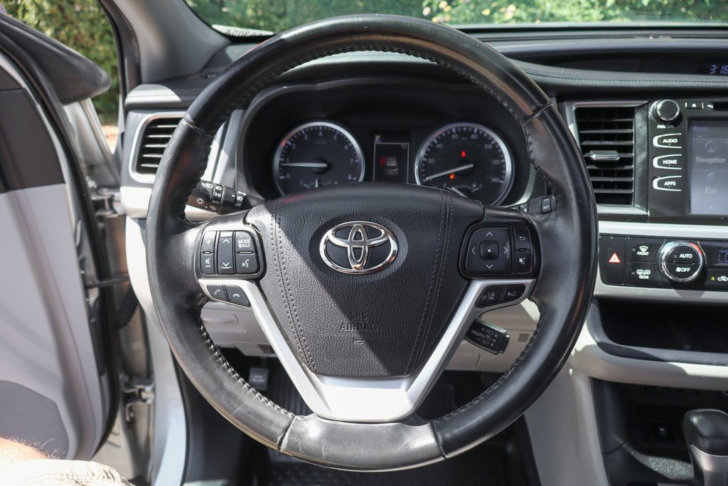 Used 2019 Toyota Highlander XLE image 20