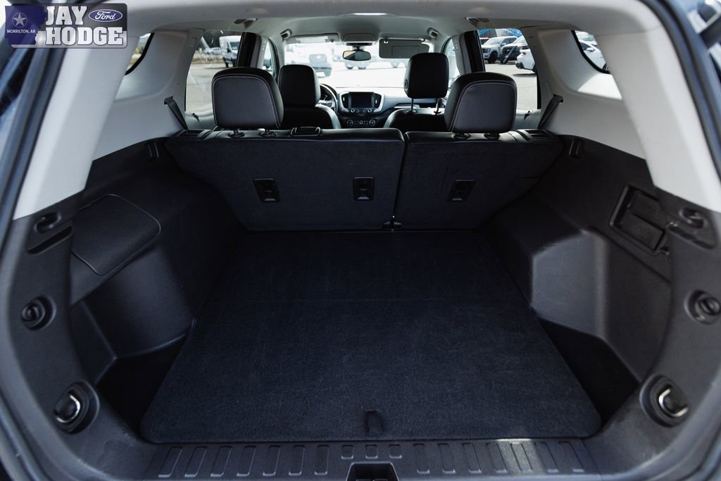 Used 2024 GMC Terrain SLT image 3