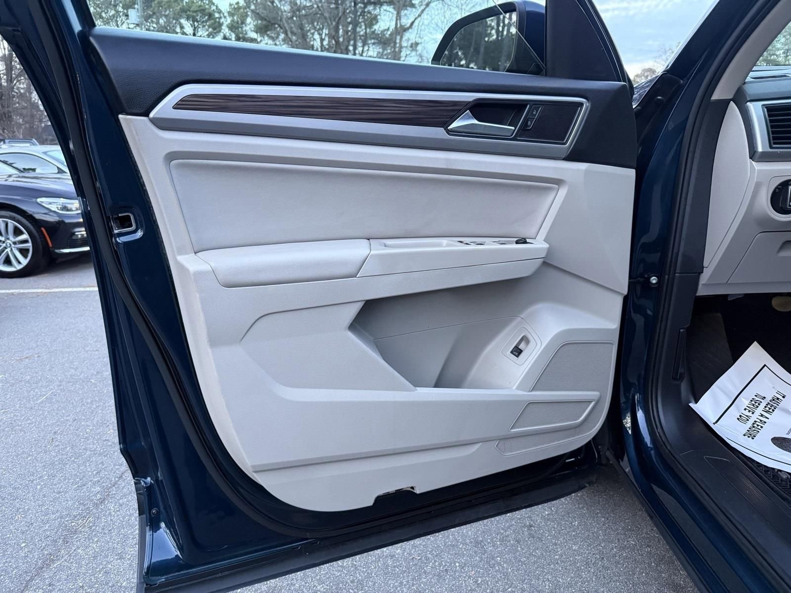 Used 2021 Volkswagen Atlas SE image 18