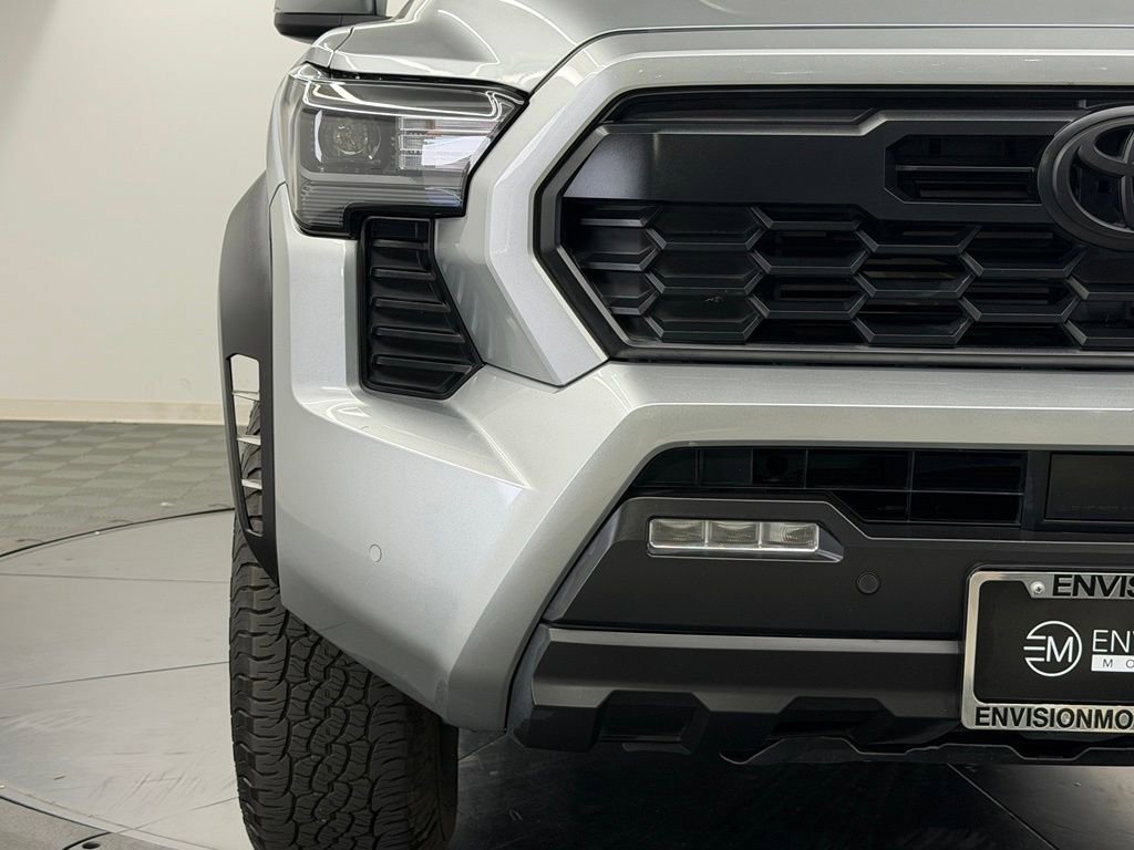Used 2024 Toyota Tacoma TRD Off-Road w/ TRD Off Road Upgrade Package AWD/4WD image 9