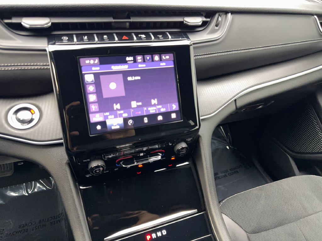 Used 2025 Jeep Grand Cherokee Altitude RWD image 61