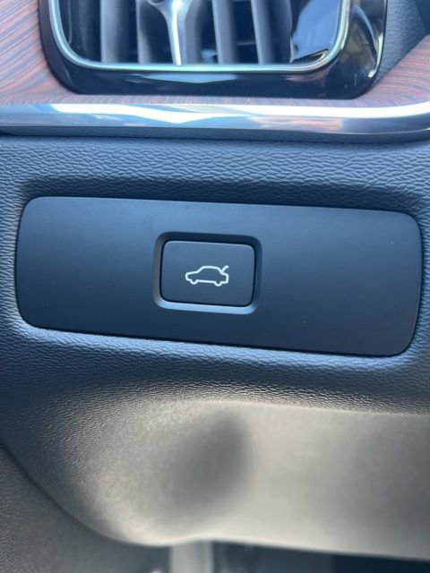 Used 2023 Volvo XC60 B5 Ultimate AWD/4WD image 20