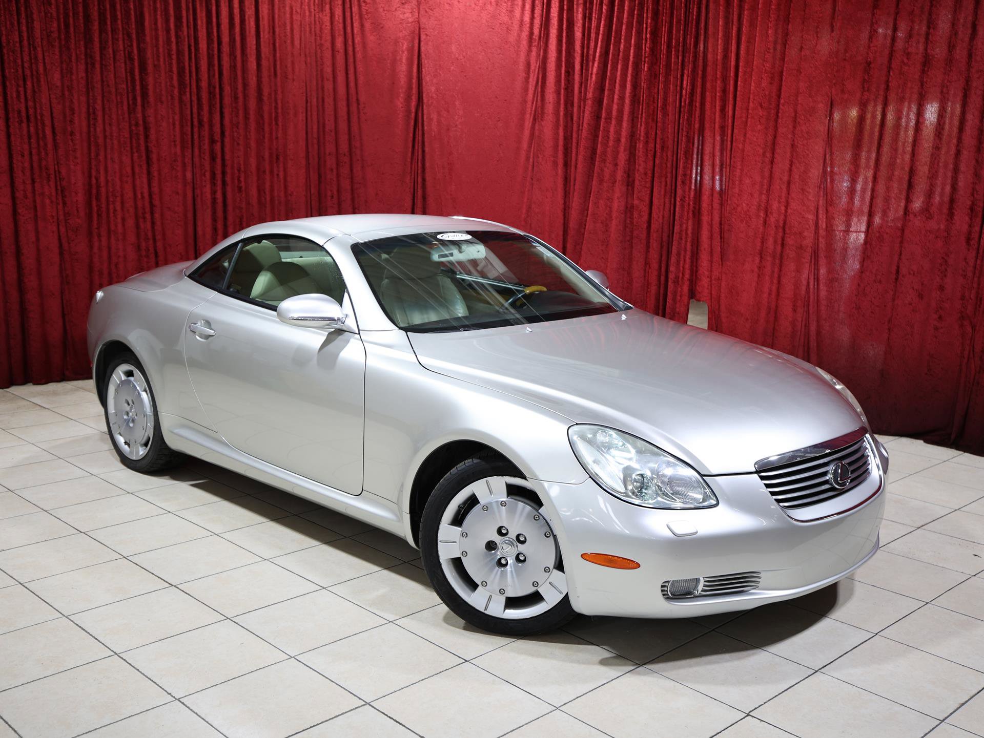 Used 2002 Lexus SC 430 Convertible image 2